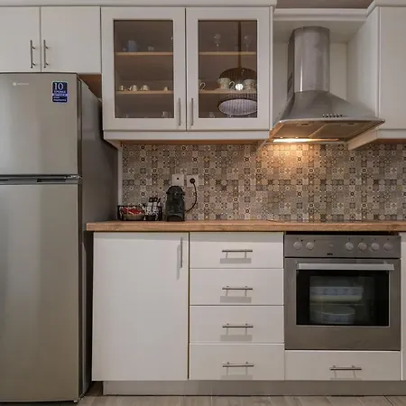 33 Apartmán